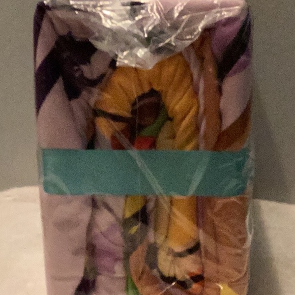 Squishmallows Snuggle Throw - Picture 5 of 6